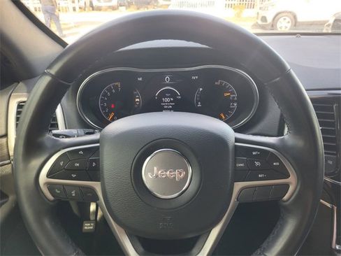 Used 2022 Jeep Grand Cherokee Limited image 30
