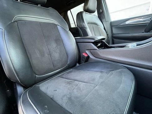 Used 2022 Jeep Grand Cherokee L Laredo AWD/4WD image 31