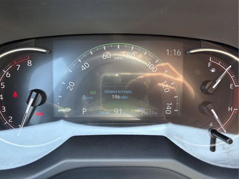 Used 2025 Toyota RAV4 XLE AWD/4WD image 15