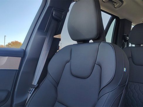 New 2026 Volvo XC90 B6 Plus image 24