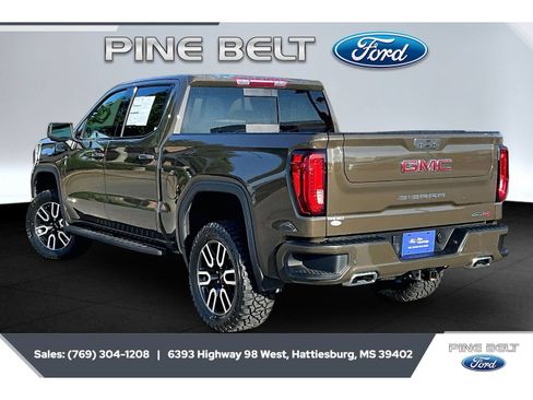 Used 2023 GMC Sierra 1500 AT4 w/ AT4 Premium Package AWD/4WD image 2