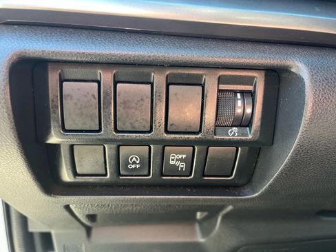 Used 2020 Subaru Forester Premium image 17