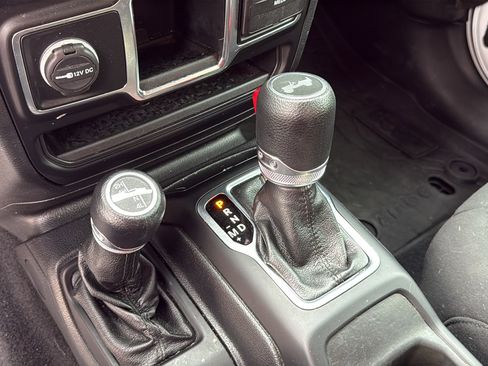 Certified 2020 Jeep Wrangler Sport AWD/4WD image 22