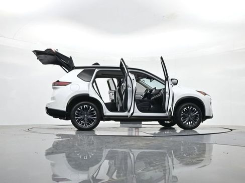 Used 2025 Nissan Rogue Platinum w/ Platinum Premium Package FWD image 56