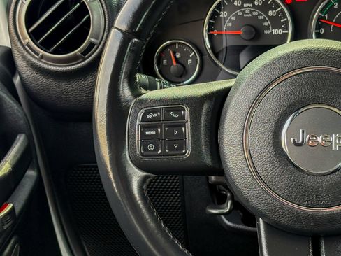 Used 2017 Jeep Wrangler Unlimited Sport w/ Connectivity Group AWD/4WD image 18