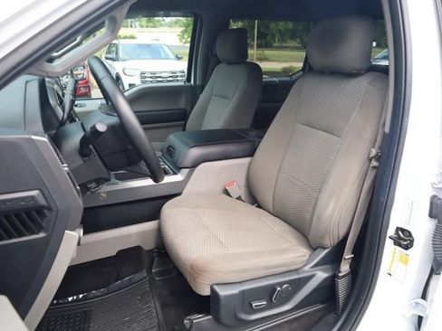 Used 2017 Ford F150 XLT w/ Equipment Group 302A Luxury AWD/4WD image 17