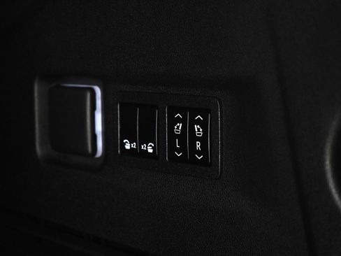 Used 2023 GMC Yukon XL Denali image 20