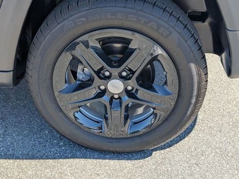 Certified 2023 Jeep Compass Sport AWD/4WD image 8