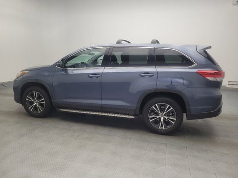 Used 2019 Toyota Highlander LE image 3