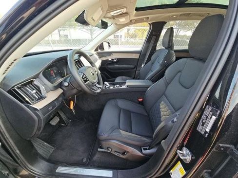 Used 2025 Volvo XC90 B6 Plus image 6