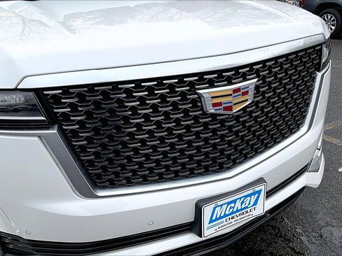 Used 2021 Cadillac Escalade Premium Luxury image 24