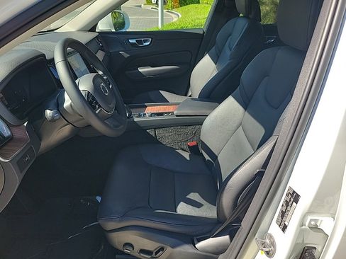Used 2023 Volvo XC60 B5 Plus w/ Protection Package Premier image 12