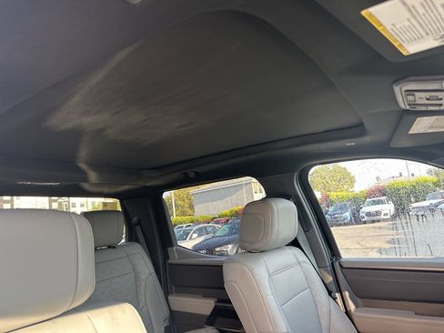 Used 2025 Toyota Tundra Limited AWD/4WD image 19