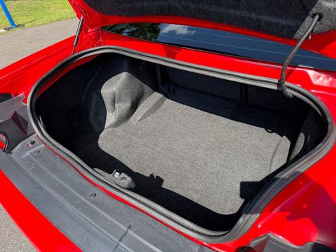 Used 2018 Dodge Challenger SXT RWD image 40