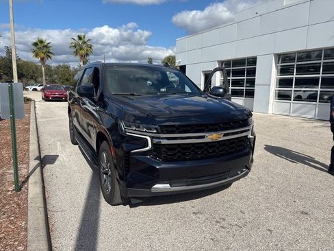 Used 2021 Chevrolet Suburban LS image 1
