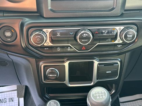 Used 2023 Jeep Wrangler Sport image 11