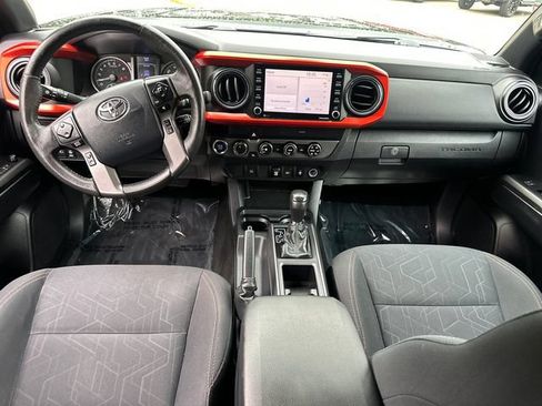 Used 2020 Toyota Tacoma TRD Off-Road AWD/4WD image 18