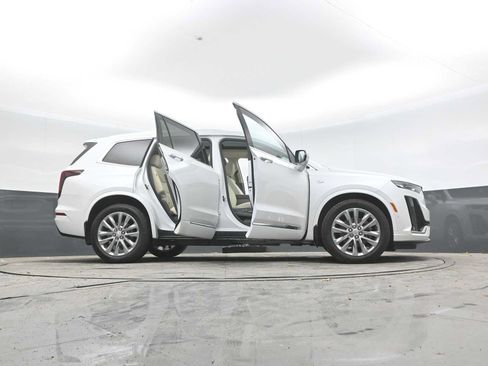 Used 2024 Cadillac XT6 Premium Luxury w/ Technology Package AWD/4WD image 52