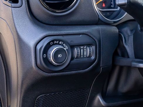Used 2021 Jeep Wrangler Unlimited Sahara AWD/4WD image 22