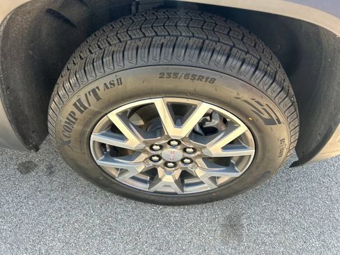 Used 2023 GMC Acadia SLE w/ Driver Convenience Package FWD image 43