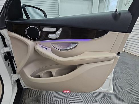 Used 2022 Mercedes-Benz GLC 300 image 40