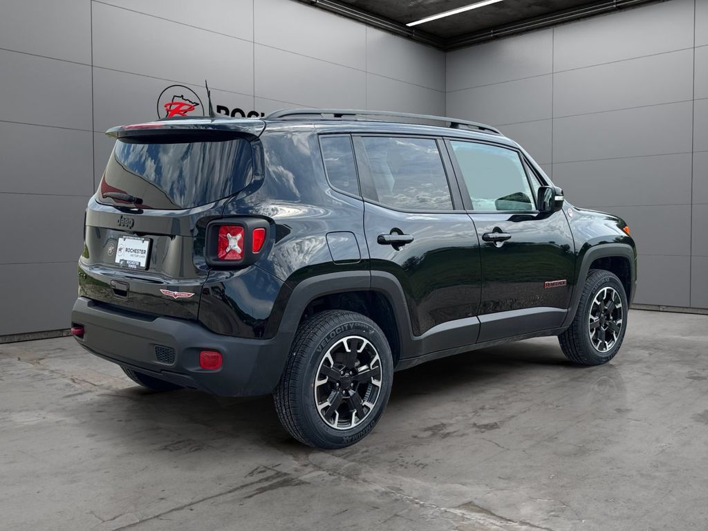 Used 2023 Jeep Renegade Trailhawk AWD/4WD image 5