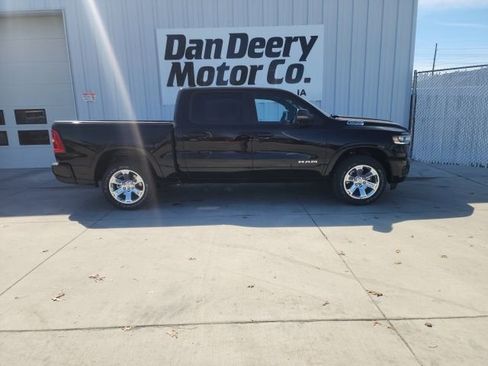 New 2026 RAM 1500 Big Horn AWD/4WD image 11
