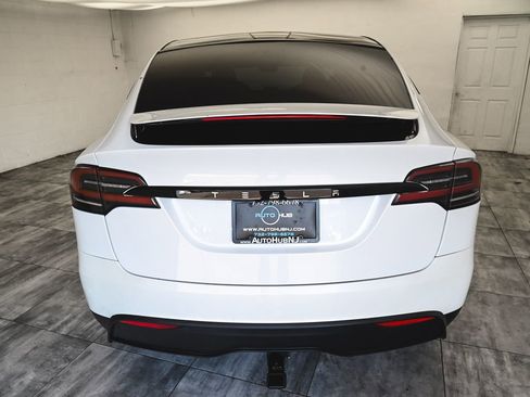 Used 2024 Tesla Model X image 5