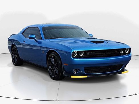 Used 2019 Dodge Challenger R/T Scat Pack RWD image 2