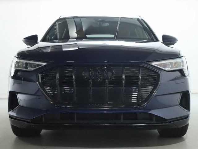 Used 2022 Audi e-tron Premium AWD/4WD image 5