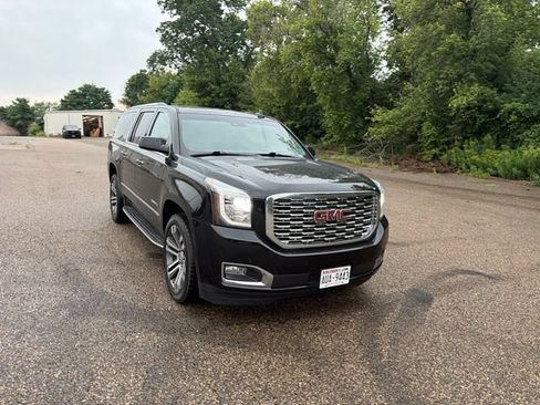 Used 2018 GMC Yukon XL Denali w/ Open Road Package AWD/4WD image 10