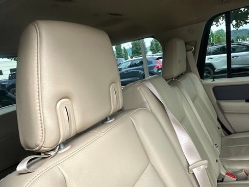 Used 2013 Ford Expedition XLT AWD/4WD image 16
