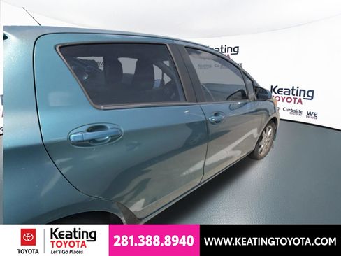 Used 2014 Toyota Yaris SE FWD image 2