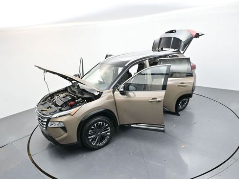 Used 2024 Nissan Rogue Platinum w/ Platinum Premium Package image 37