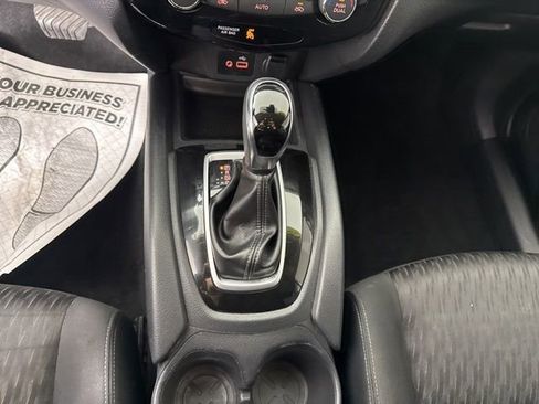 Used 2019 Nissan Rogue SV image 36