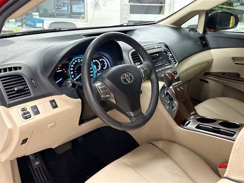 Used 2012 Toyota Venza XLE image 10