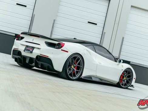 Used 2018 Ferrari 488 GTB RWD image 68
