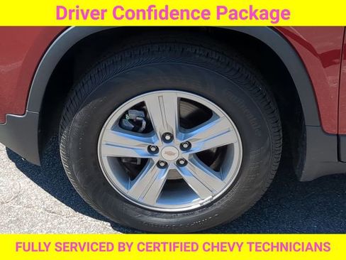 Used 2022 Chevrolet Trax LT w/ Driver Confidence Package AWD/4WD image 19