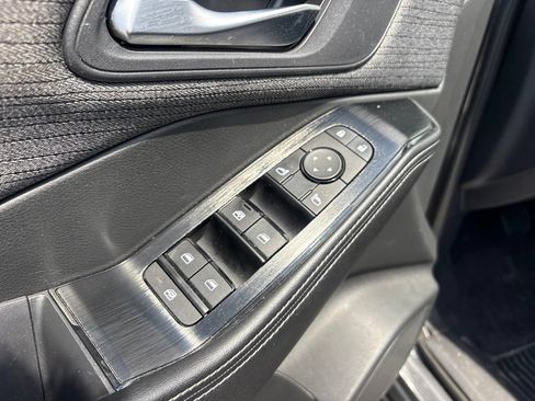 Used 2022 Nissan Rogue SV FWD image 11