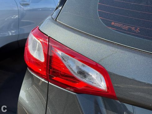 Used 2020 Chevrolet Equinox LS FWD image 20