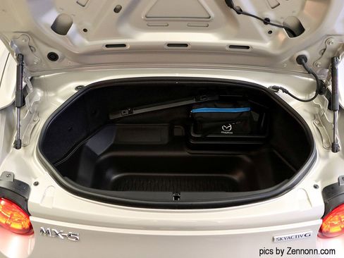 Used 2023 MAZDA MX-5 Miata Grand Touring w/ Weather Package image 23