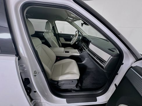 Used 2025 Hyundai Santa Fe SEL FWD image 32