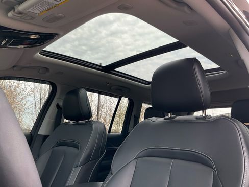 Used 2023 Jeep Grand Cherokee Limited w/ Trailer Tow Prep Group (B) image 28