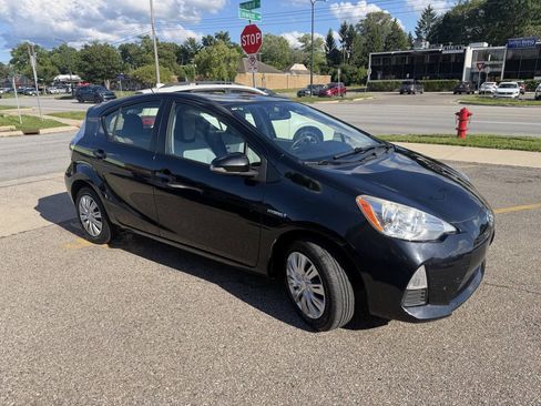 Used 2014 Toyota Prius C One FWD image 27