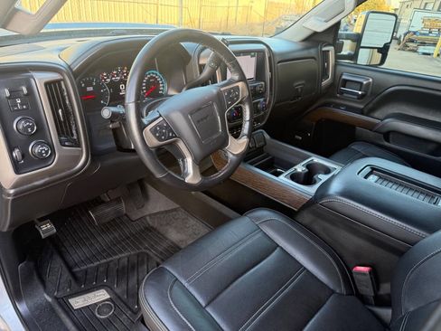 Used 2019 GMC Sierra 3500 Denali w/ Duramax Plus Package image 16
