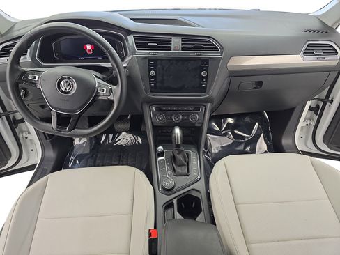 Used 2020 Volkswagen Tiguan SEL w/ 3rd Row Seat Package image 9