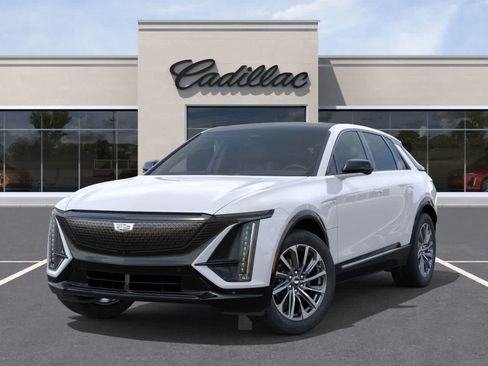 Used 2027 Cadillac Lyriq Sport w/ LPO, Floor Liner Package AWD/4WD image 6
