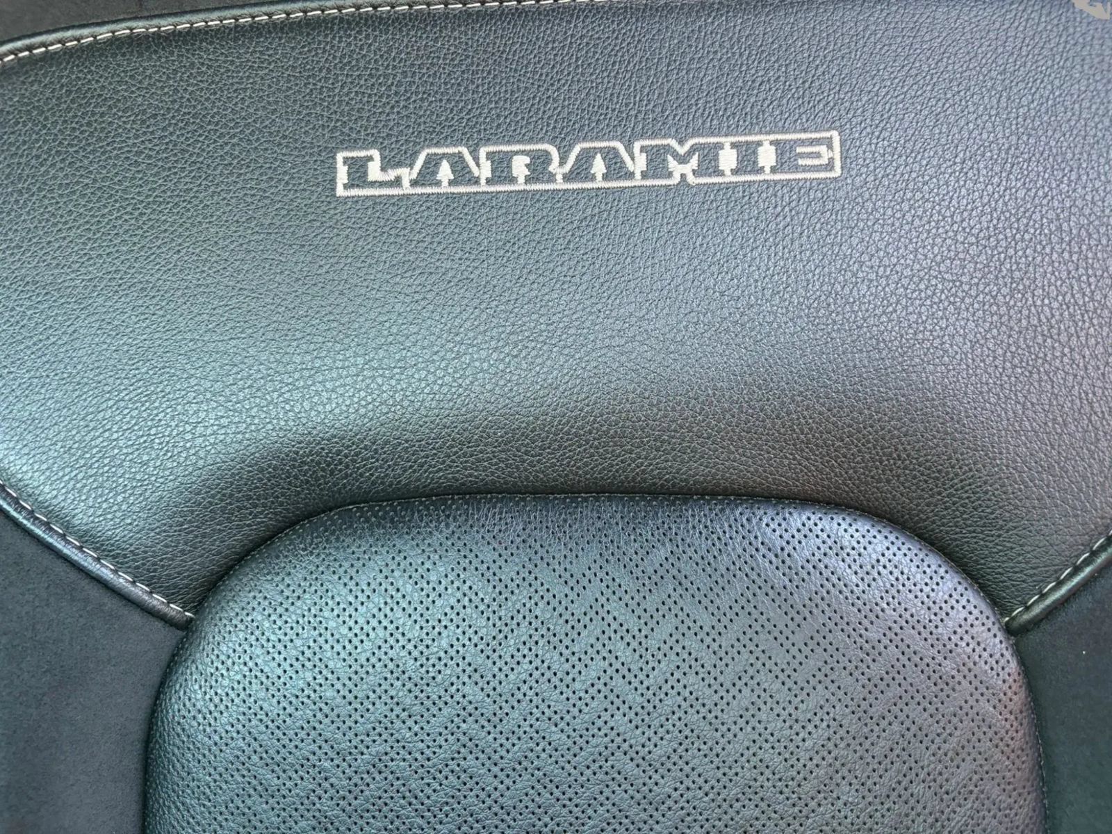 Used 2019 RAM 1500 Laramie w/ Sport Appearance Package AWD/4WD image 24