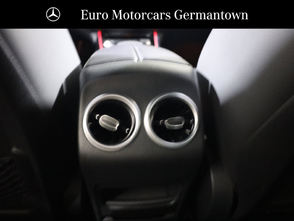 Used 2023 Mercedes-Benz GLB 250 4MATIC w/ Premium Package image 42