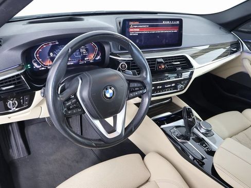 Used 2023 BMW 530i w/ Premium Package RWD image 6